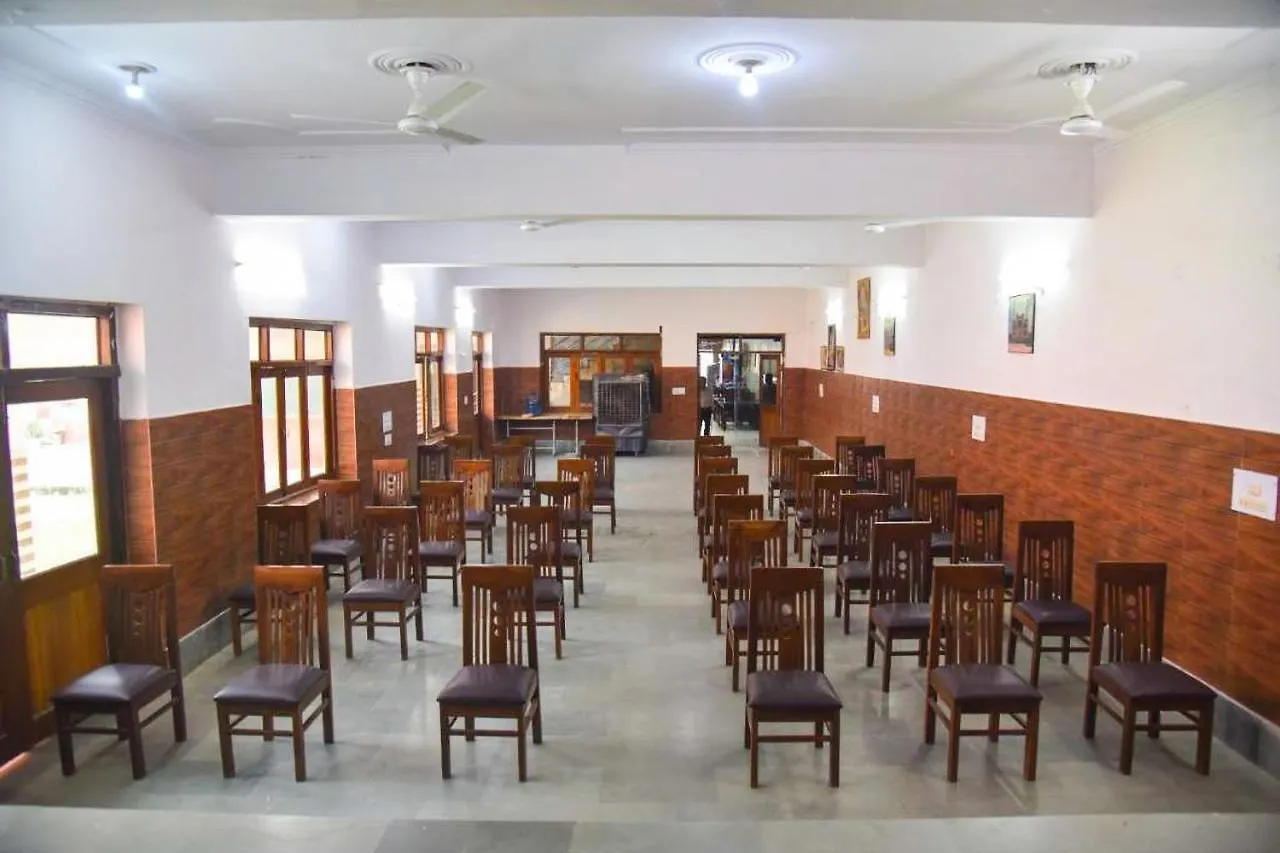 Goverdhan Hotel - Close To Railway Station And Bus Stand Agra  India
