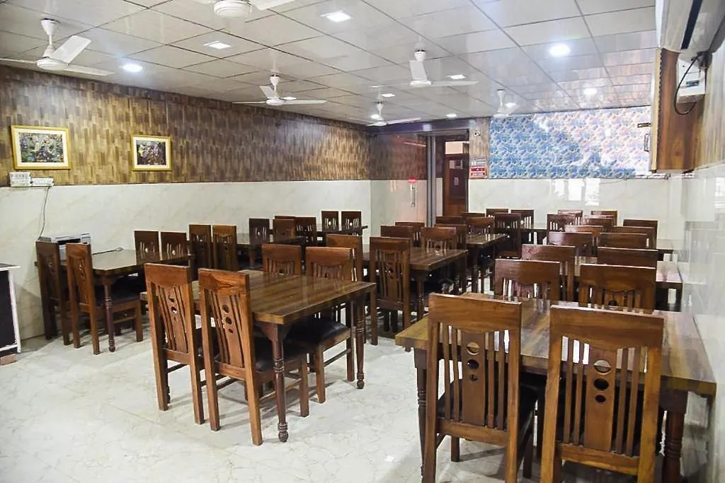 Goverdhan Hotel - Close To Railway Station And Bus Stand Agra