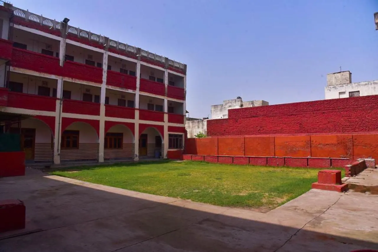 Goverdhan Hotel - Close To Railway Station And Bus Stand アーグラ