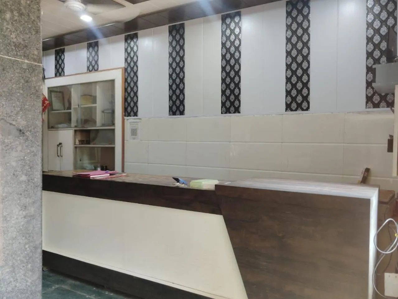 Goverdhan Hotel - Close To Railway Station And Bus Stand アーグラ インド